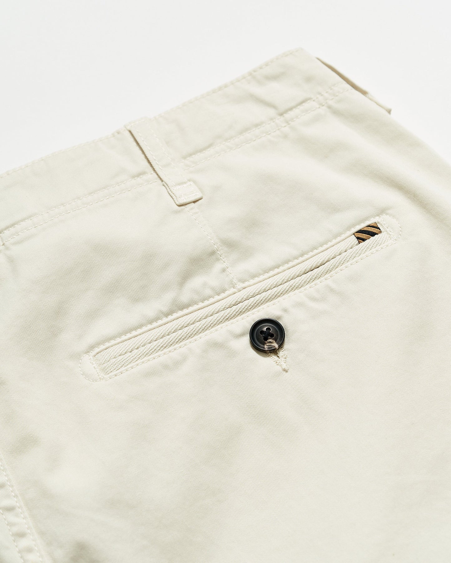 Chino Short Eggshell Billy Reid