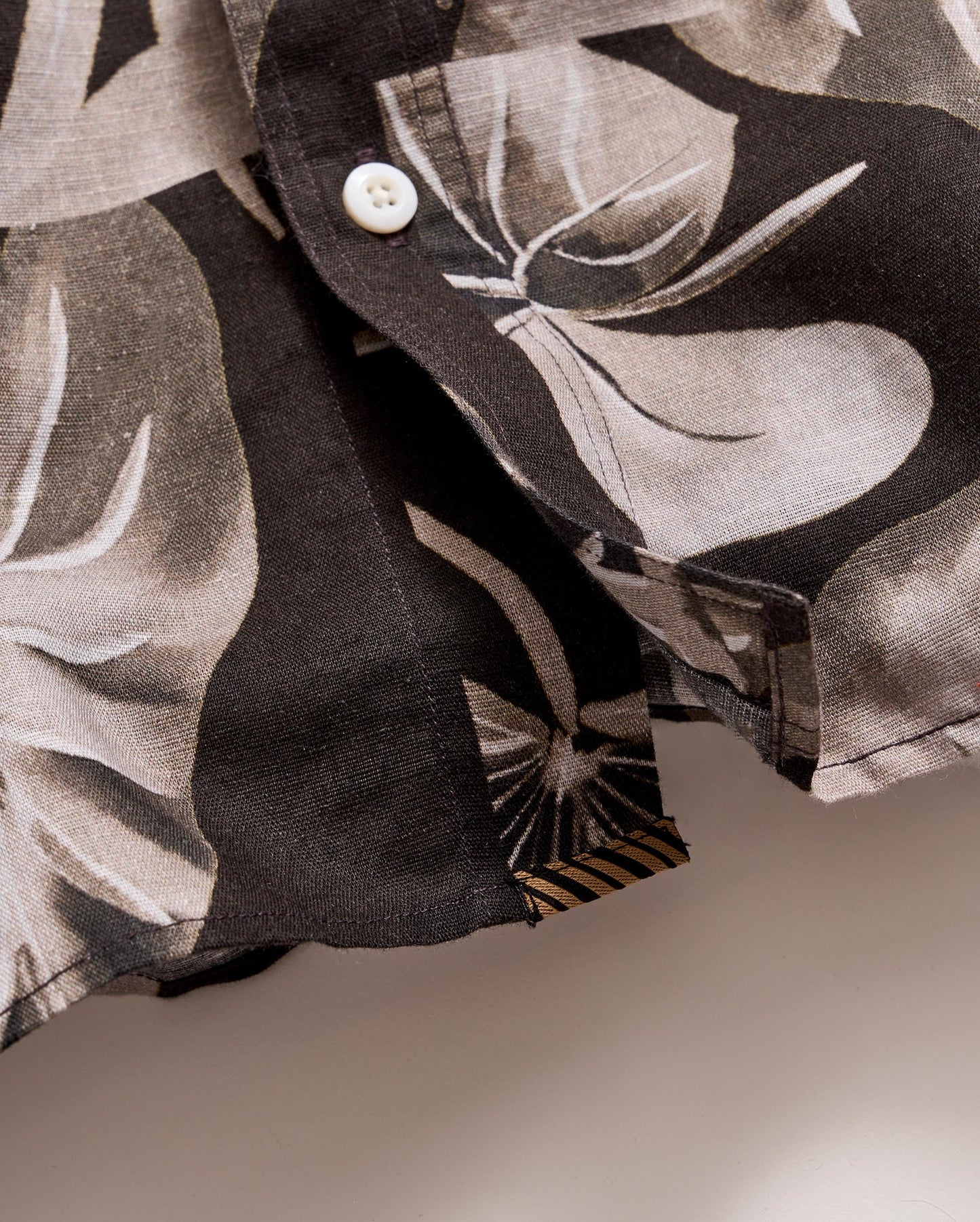 Short Sleeve Tiled Elephant Ear Treme Shirt Black Billy Reid