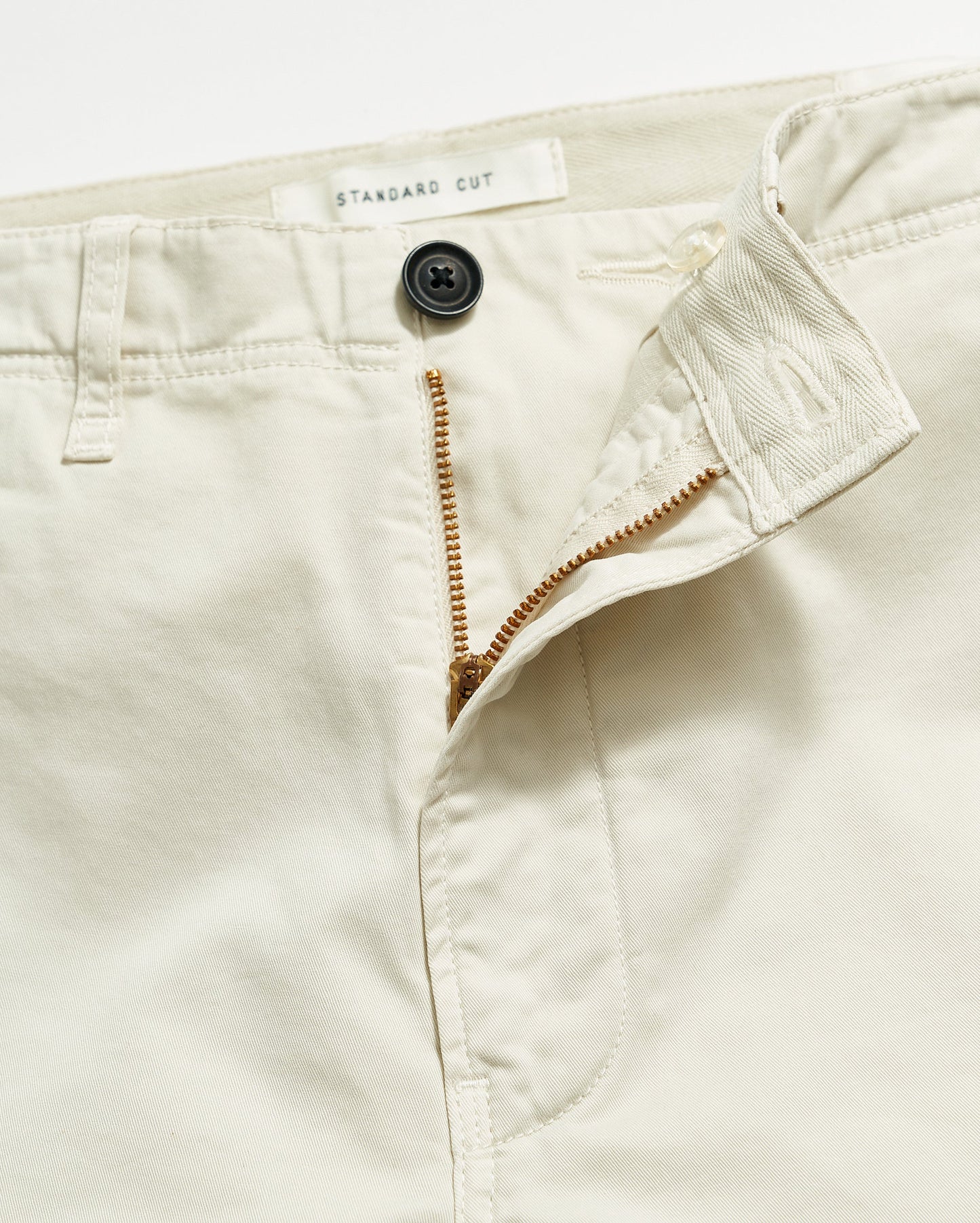 Chino Short Eggshell Billy Reid